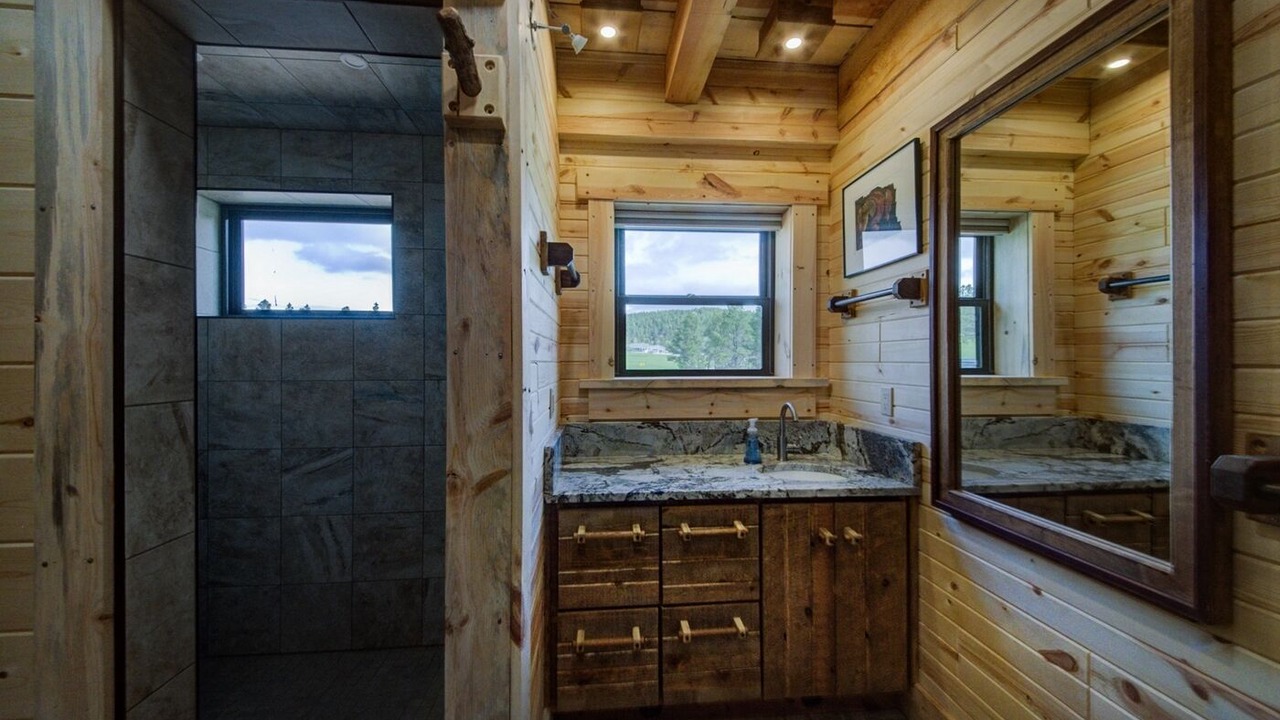 Photo of Bathroom in Colonial Pine Hills