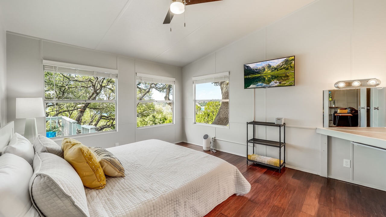 Photo of Bedroom in Lago Vista