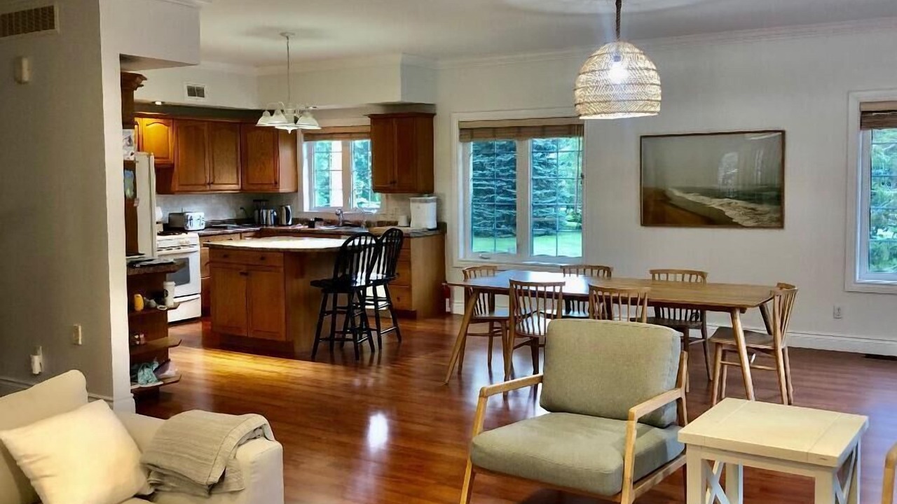 Photo of Livingroom in Picton