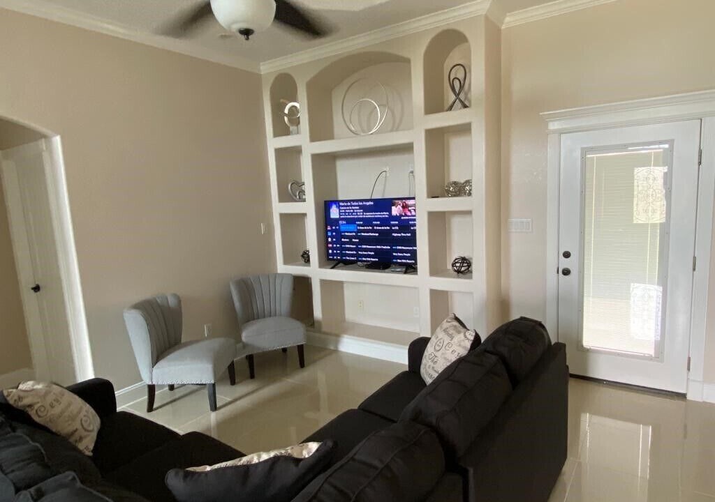 Photo of Livingroom in Eagle Pass