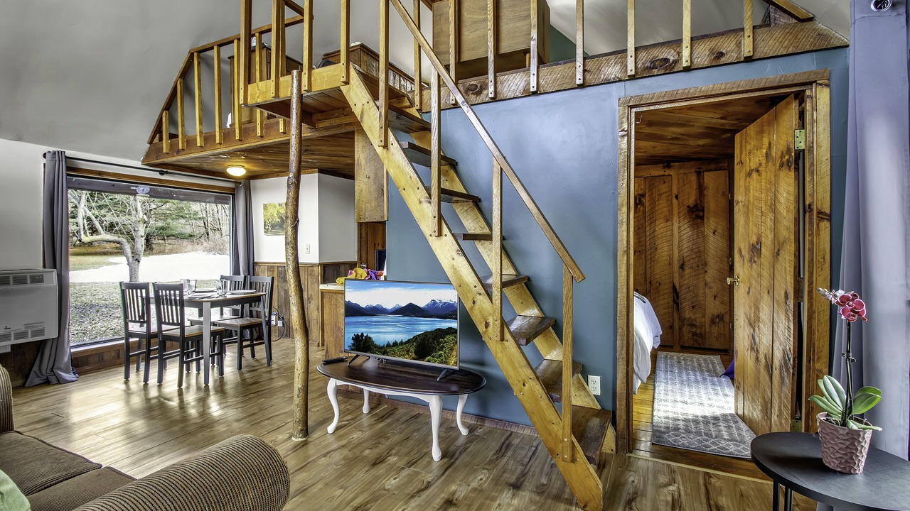 Photo of Livingroom in Akron