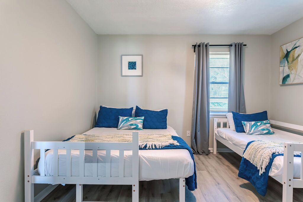 Photo of Bedroom in West Livingston