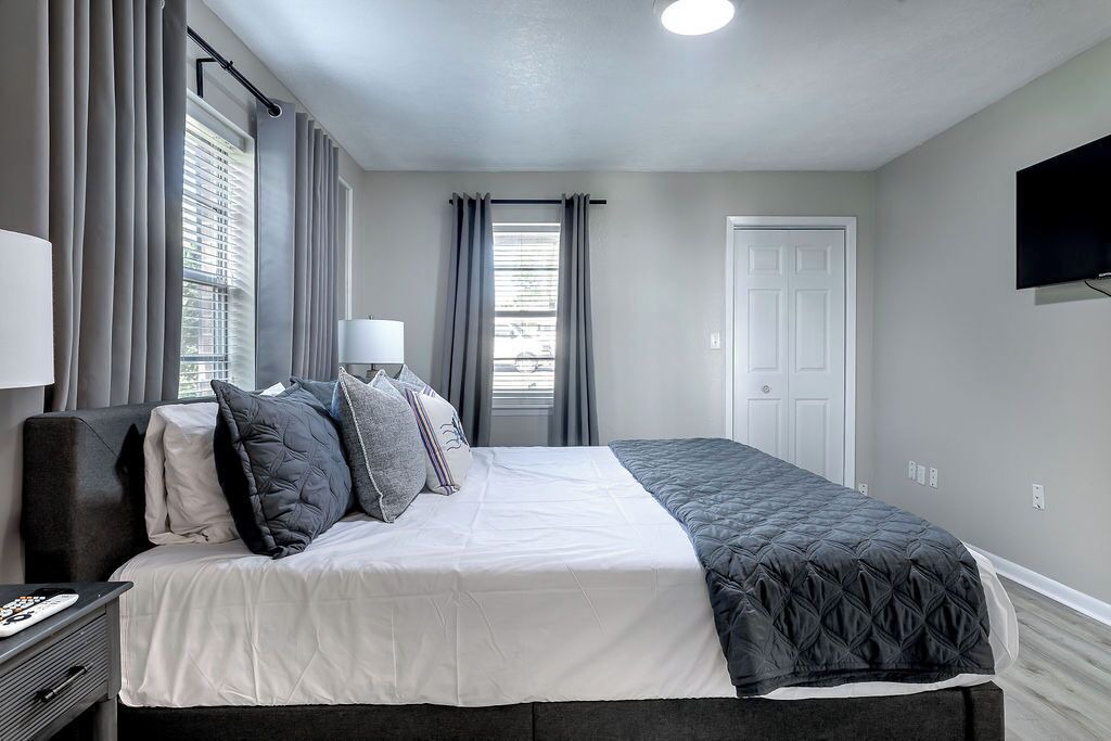 Photo of Bedroom in West Livingston