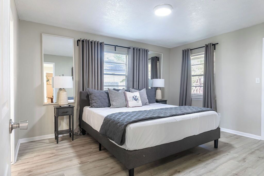 Photo of Bedroom in West Livingston