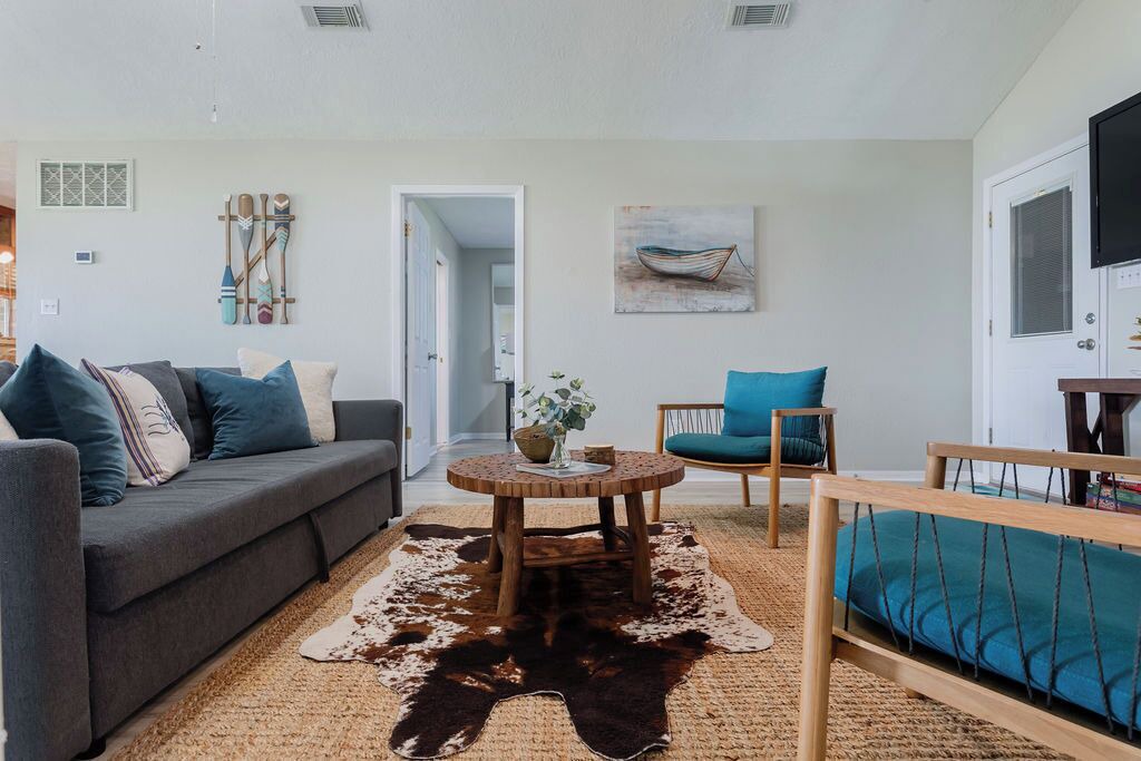 Photo of Livingroom in West Livingston