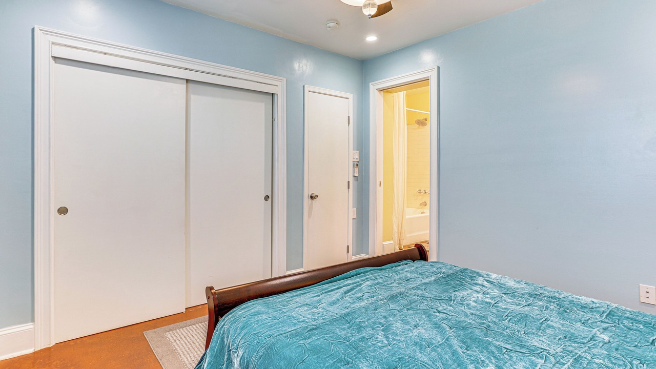 Photo of Bedroom in F. Q. Story