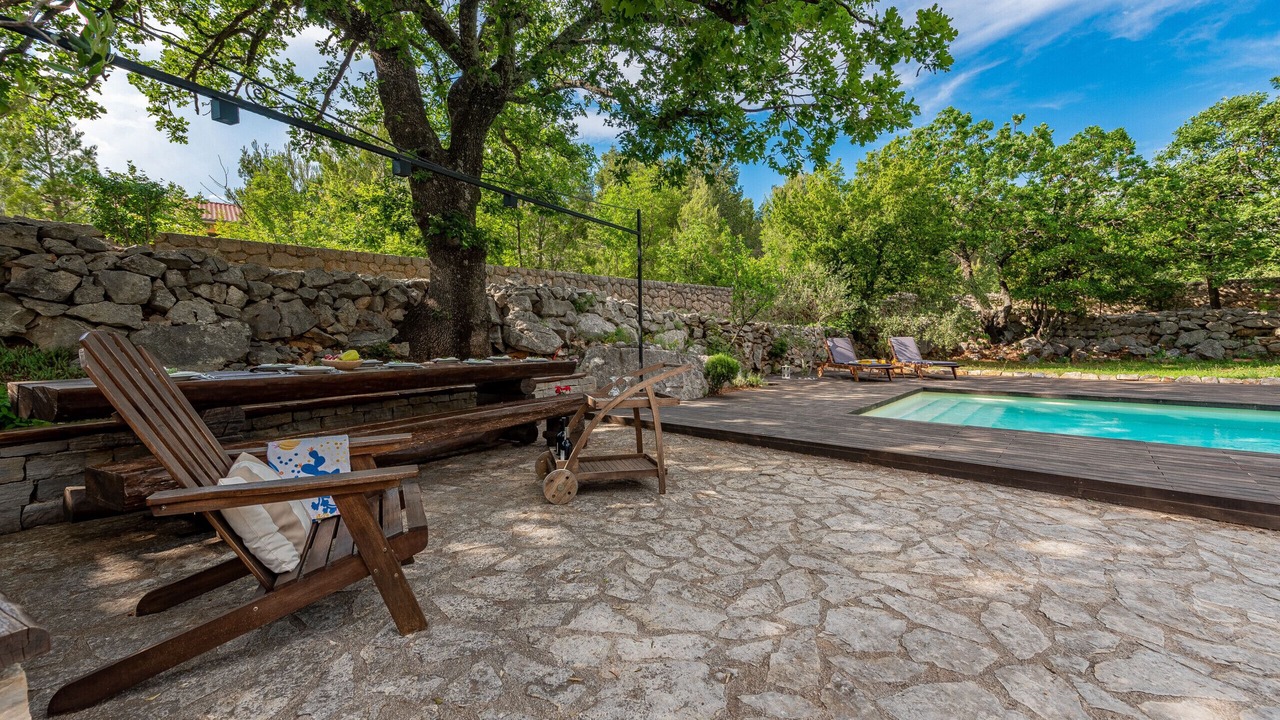 Photo of Outdoor in Seline