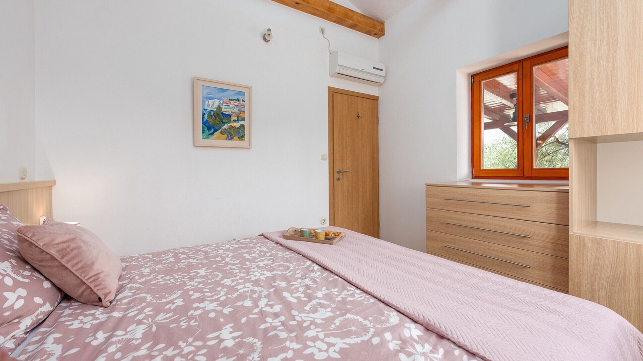 Photo of Bedroom in Seline