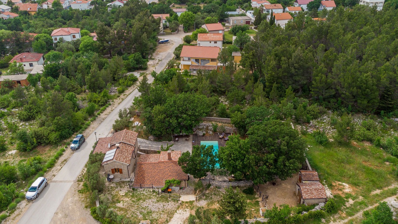 Photo of Outdoor in Seline