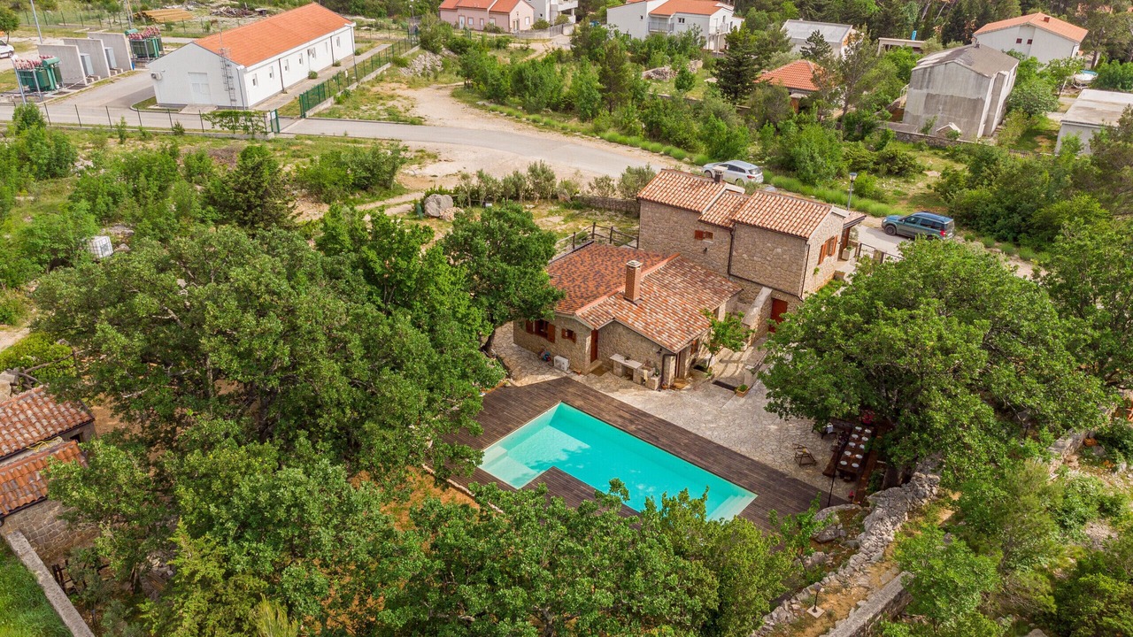Photo of Outdoor in Seline