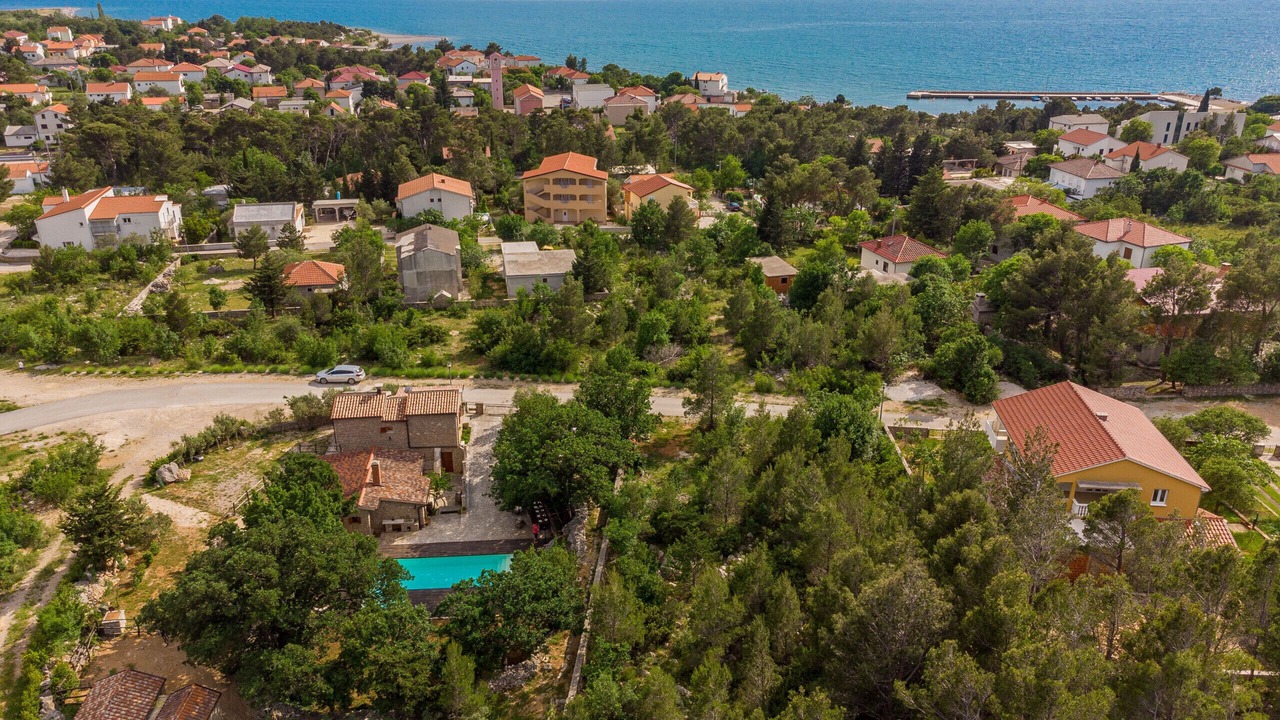 Photo of Outdoor in Seline