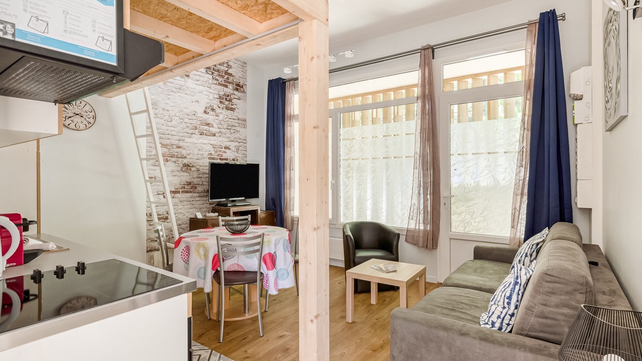 Photo of Livingroom in Republique - Les Ponts