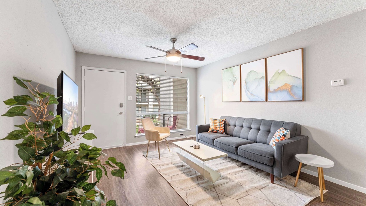 Photo of Livingroom in Dawson