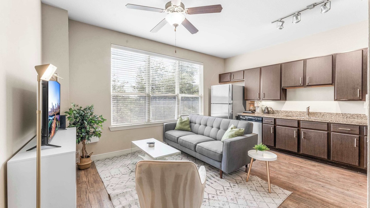 Photo of Livingroom in Greater South River City