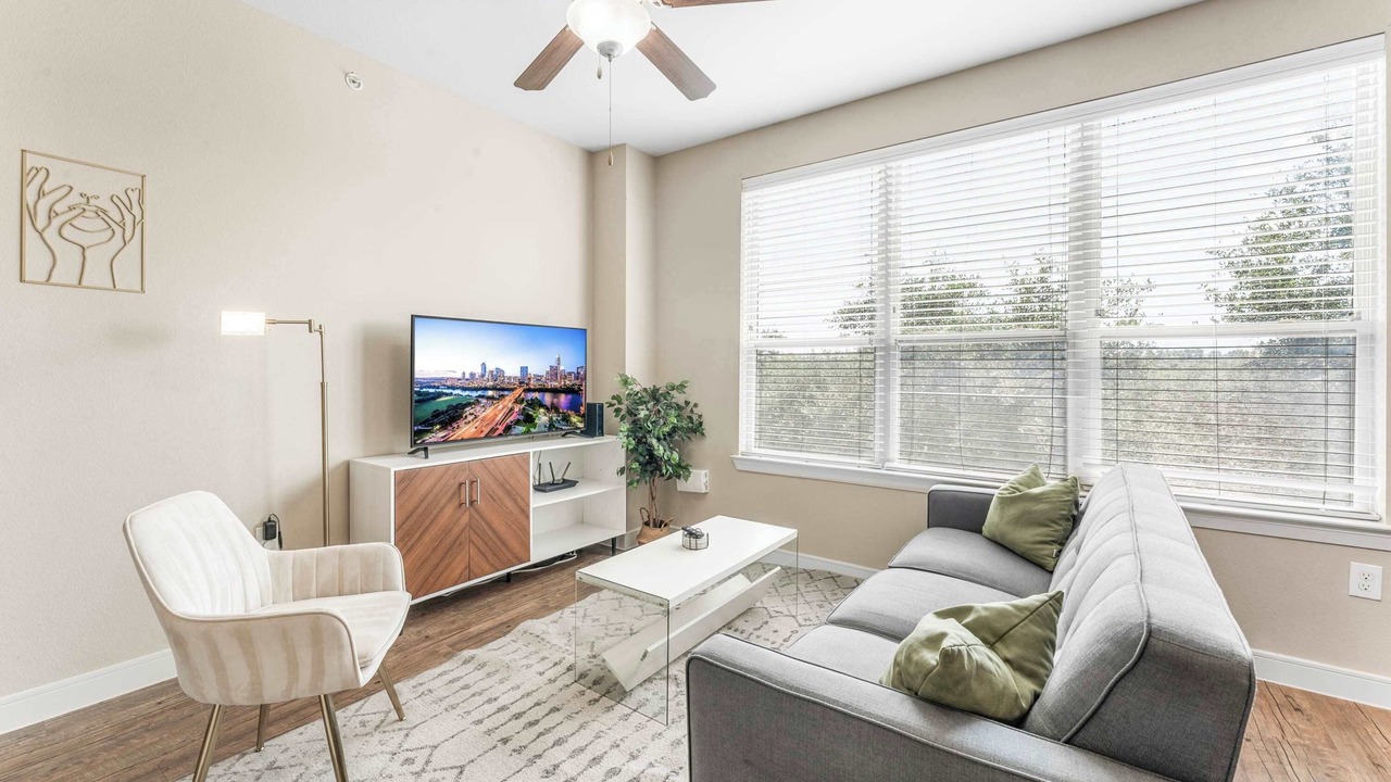 Photo of Livingroom in Greater South River City