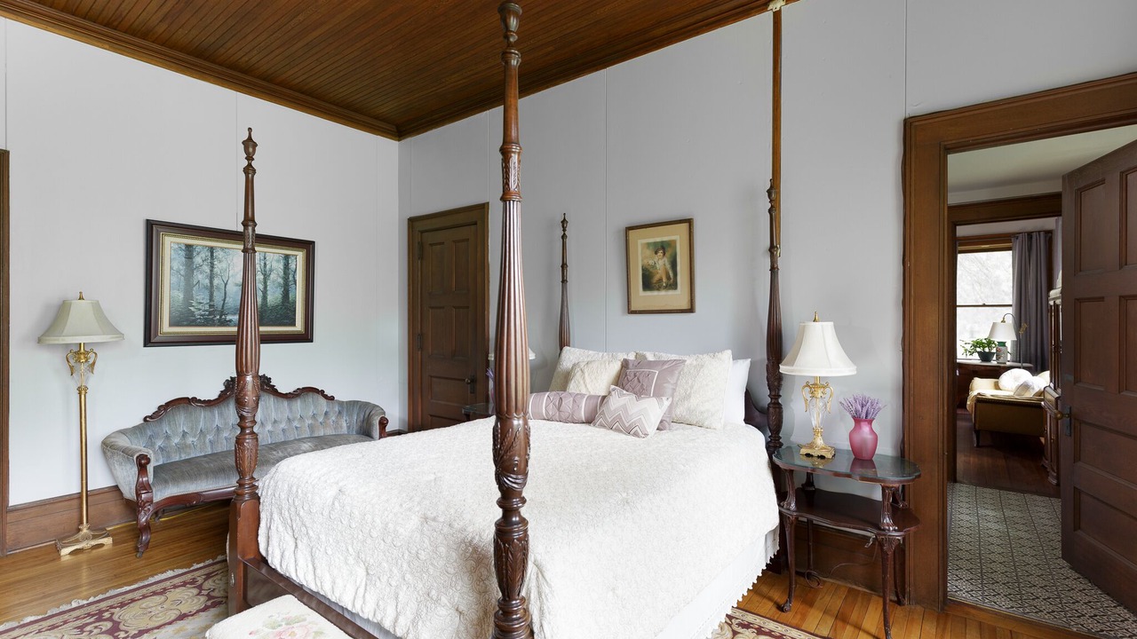 Photo of Bedroom in Lyons Falls