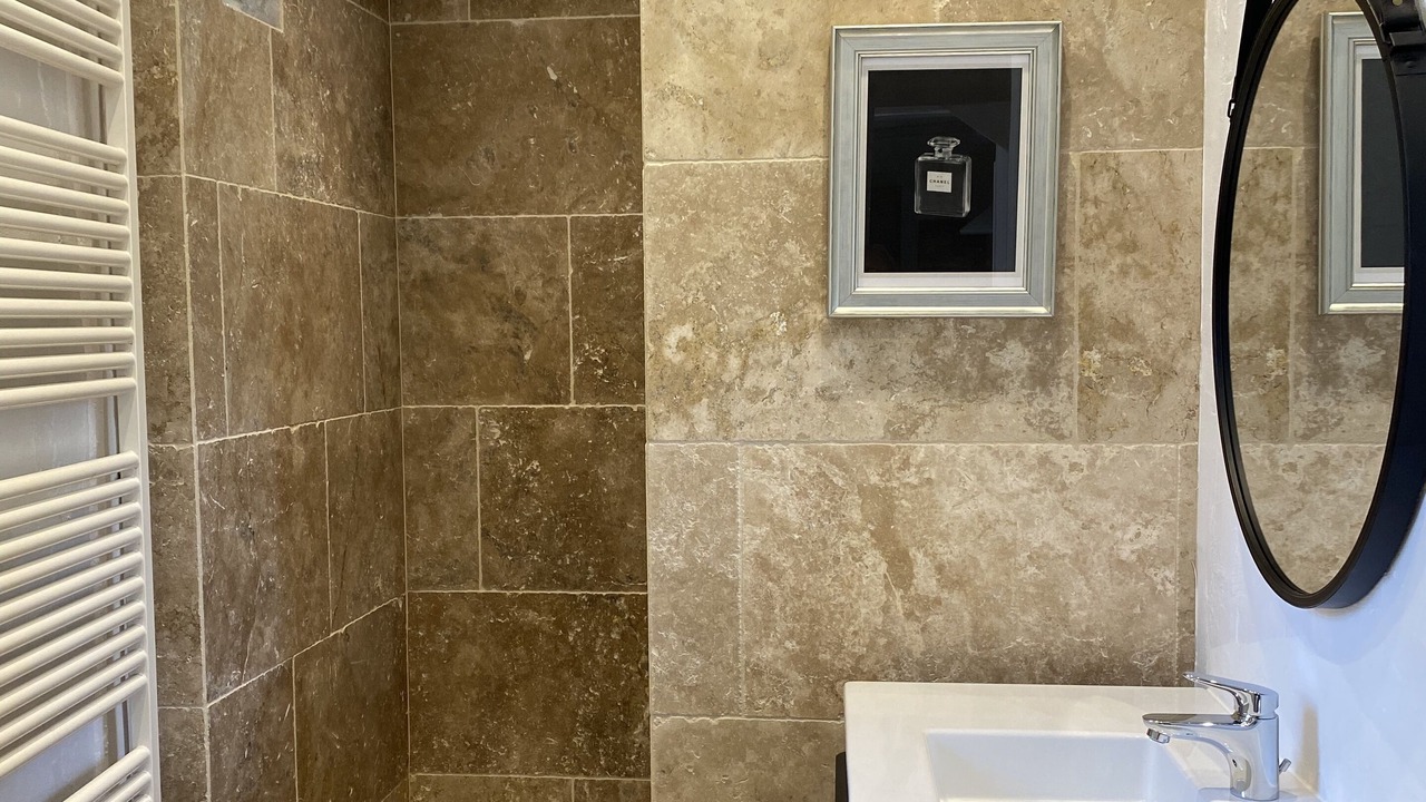 Photo of Bathroom in Fajoles