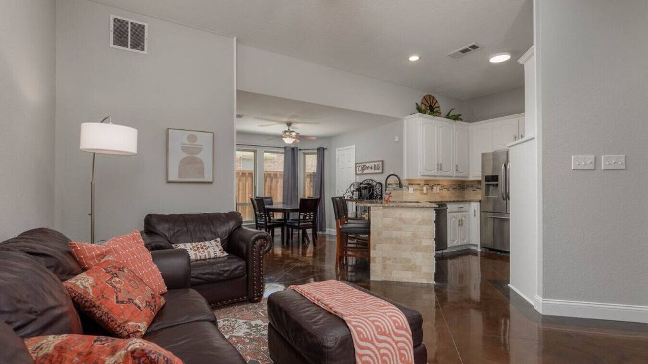 Photo of Livingroom in Keller