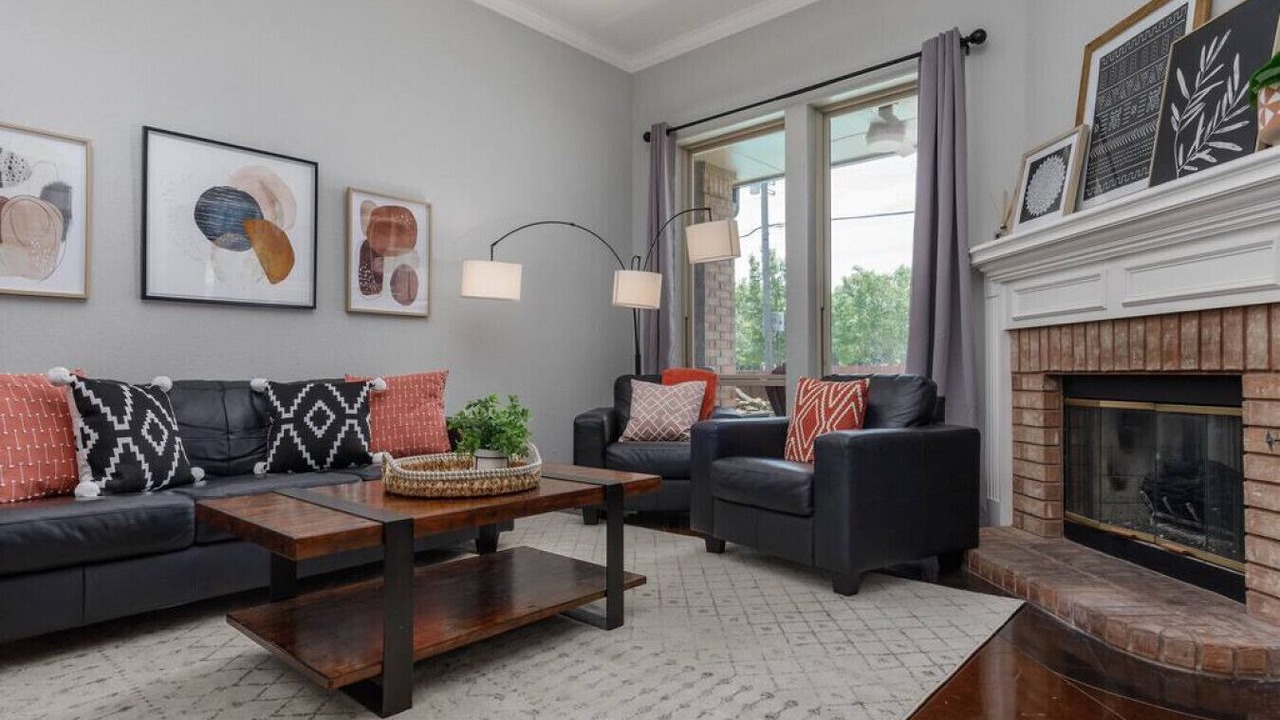 Photo of Livingroom in Keller