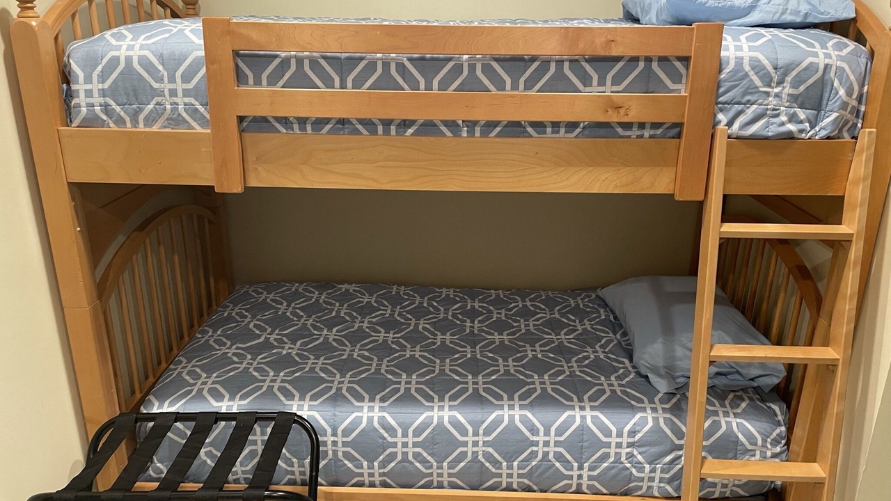 Photo of Bedroom in Linn Valley