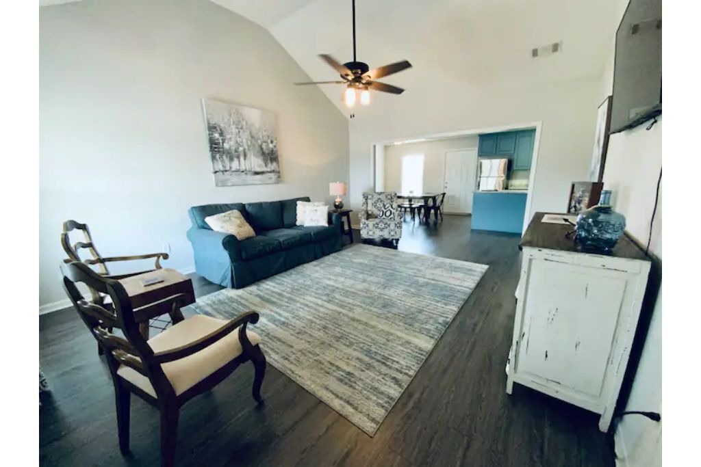 Photo of Livingroom in Statesboro