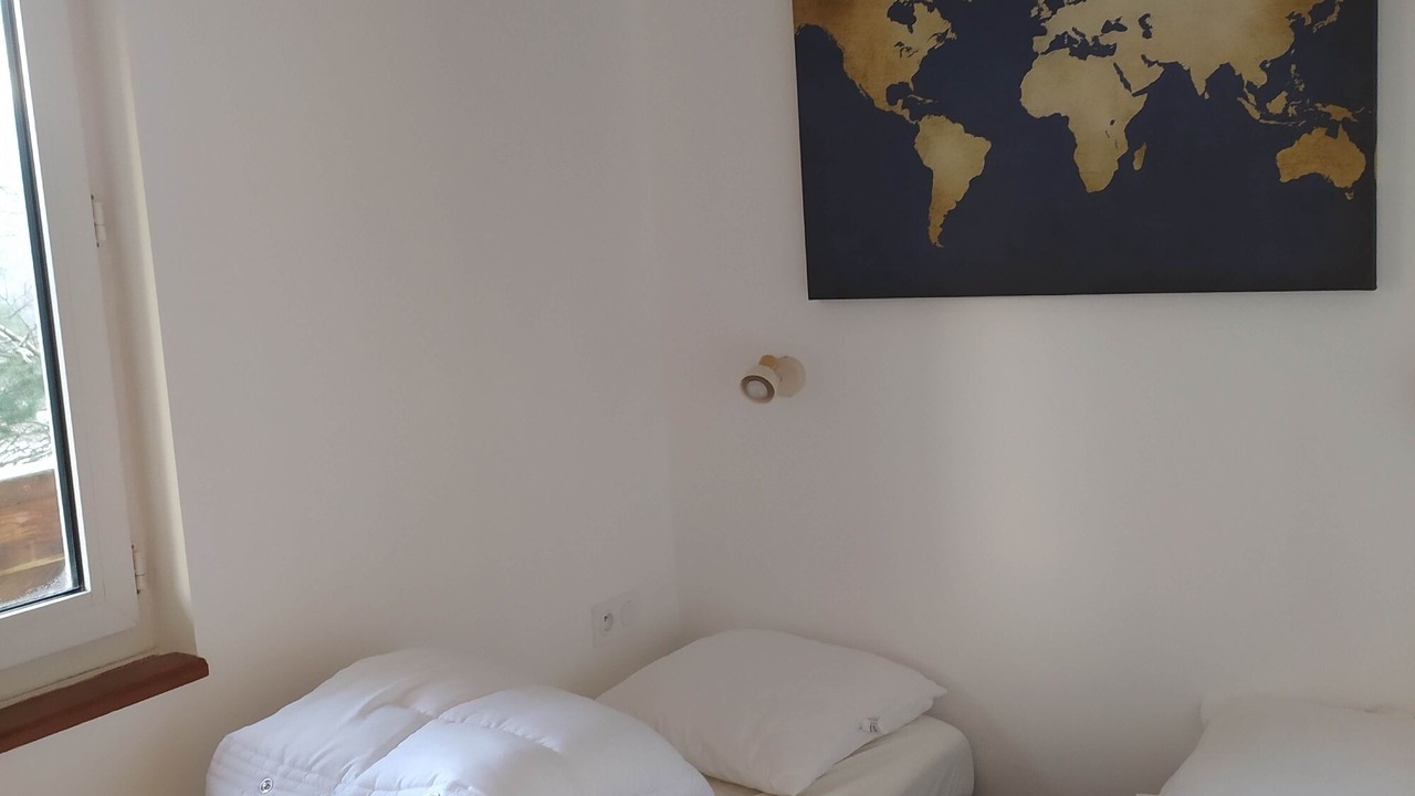 Photo of Bedroom in Genos