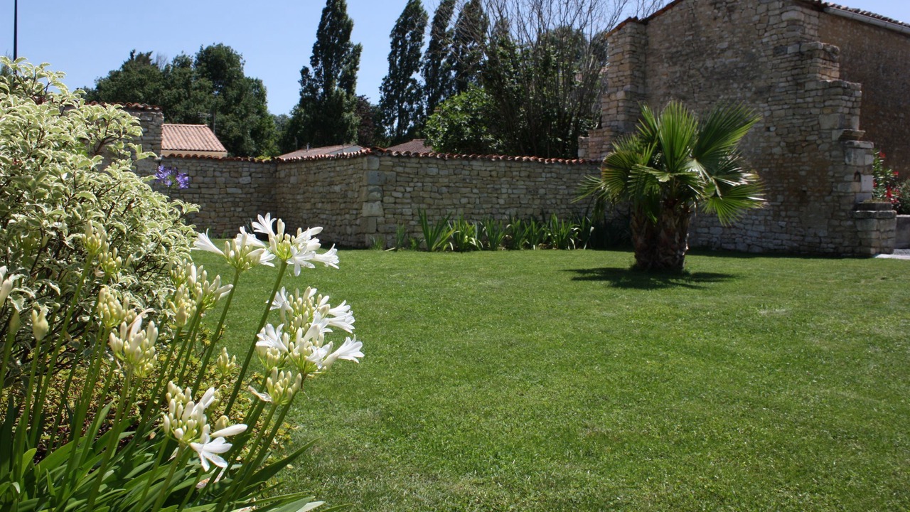 Photo of Outdoor in Nantille