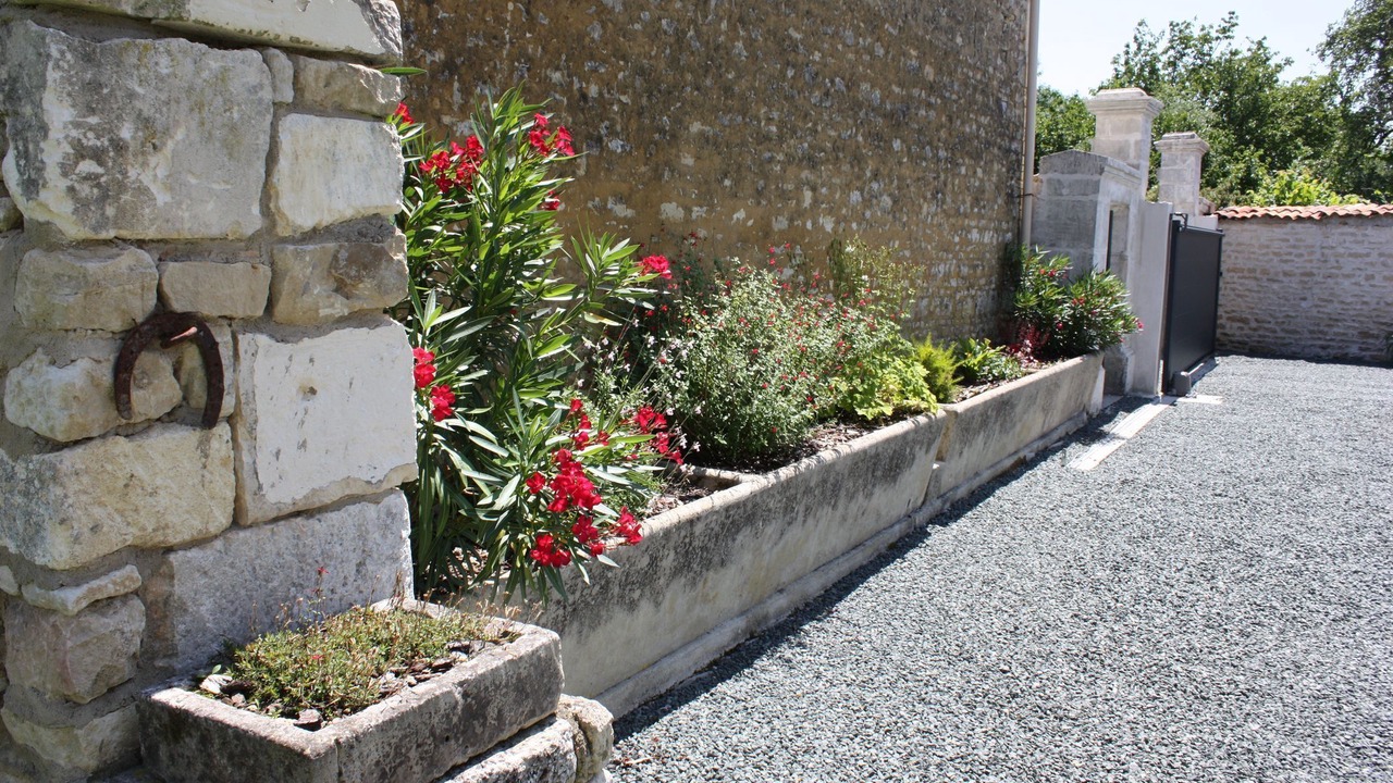 Photo of Outdoor in Nantille