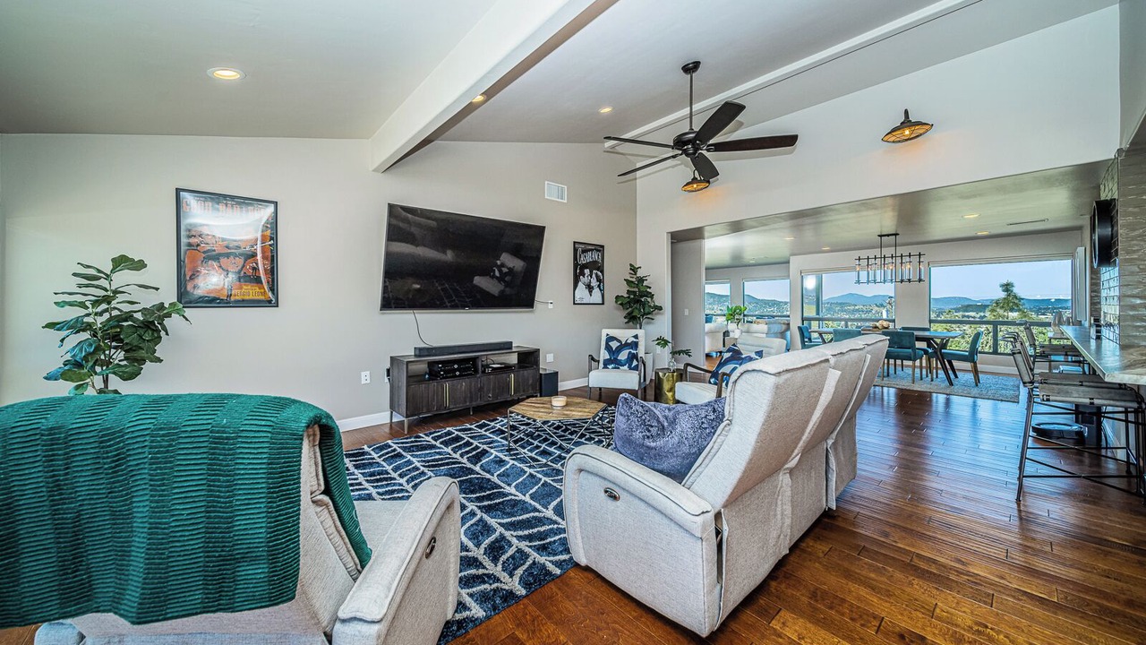 Photo of Bedroom in Lakeside