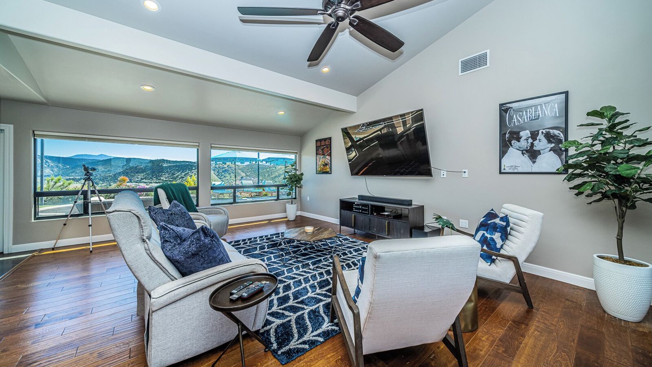 Photo of Bedroom in Lakeside