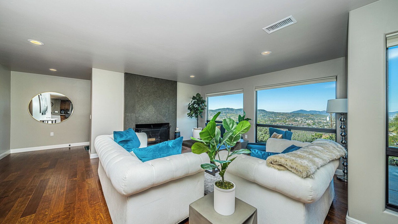 Photo of Bedroom in Lakeside