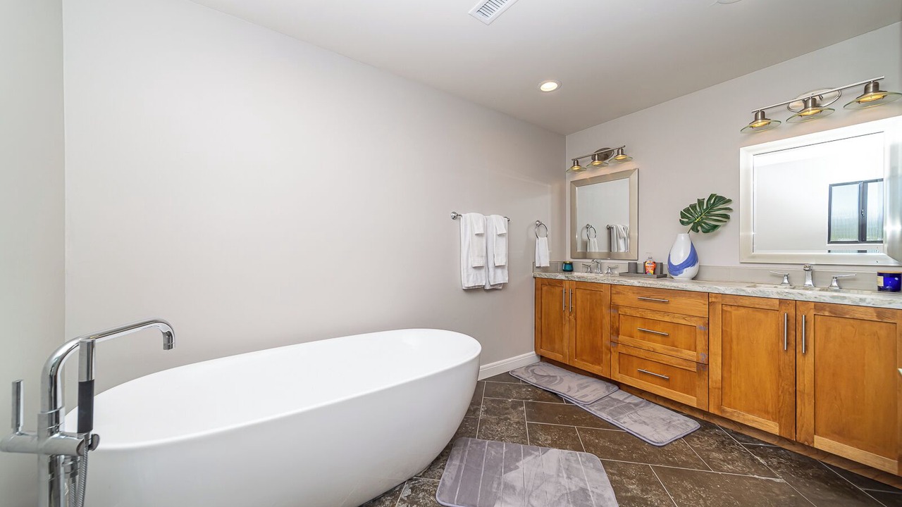 Photo of Bathroom in Lakeside