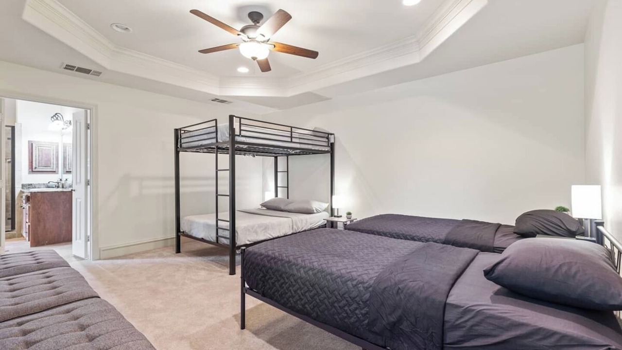 Photo of Bedroom in Glencoe