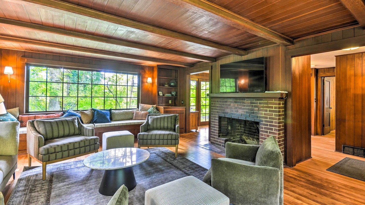 Photo of Livingroom in Carver