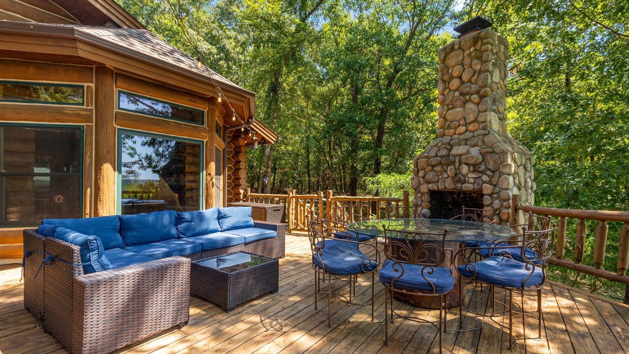 Photo of Livingroom in Mayes County