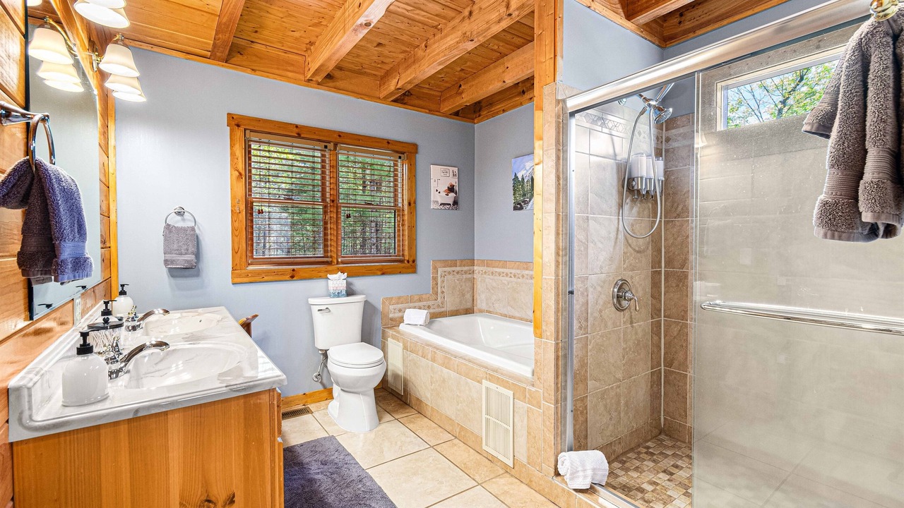 Photo of Bathroom in Cosby
