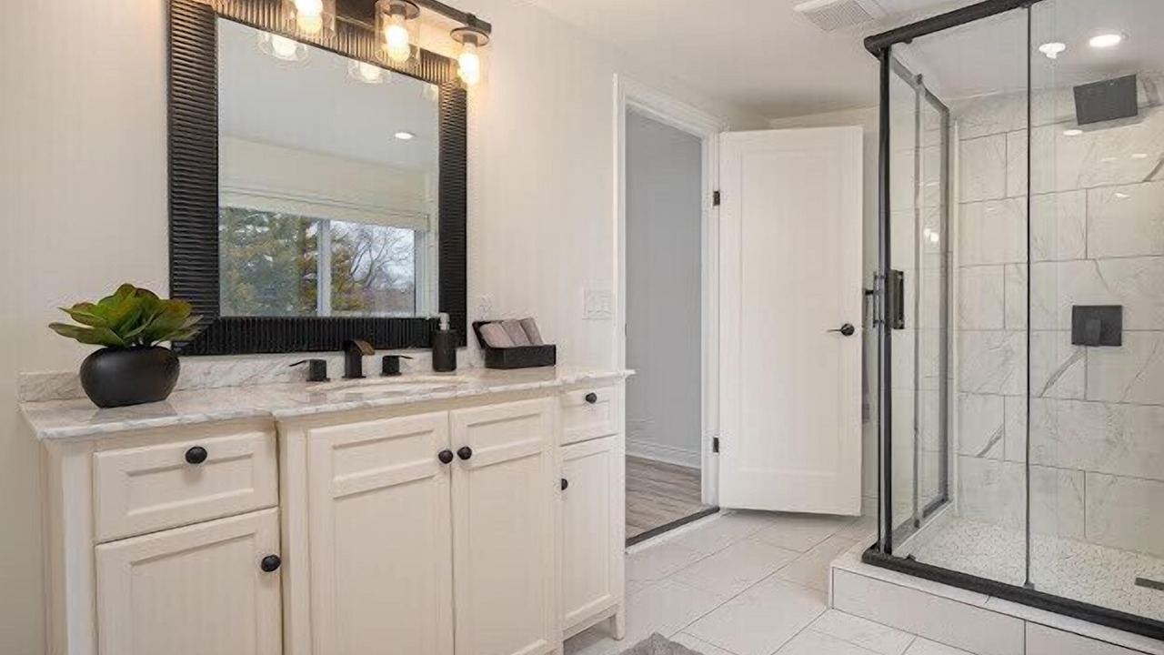 Photo of Bathroom in Sarnia