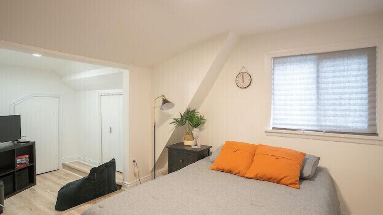 Photo of Bedroom in Sarnia