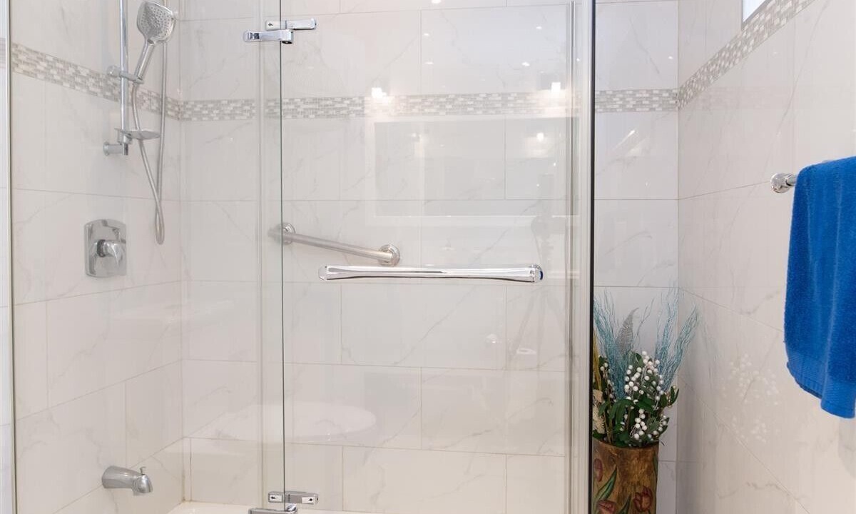 Photo of Bathroom in Ivry-sur-le-Lac