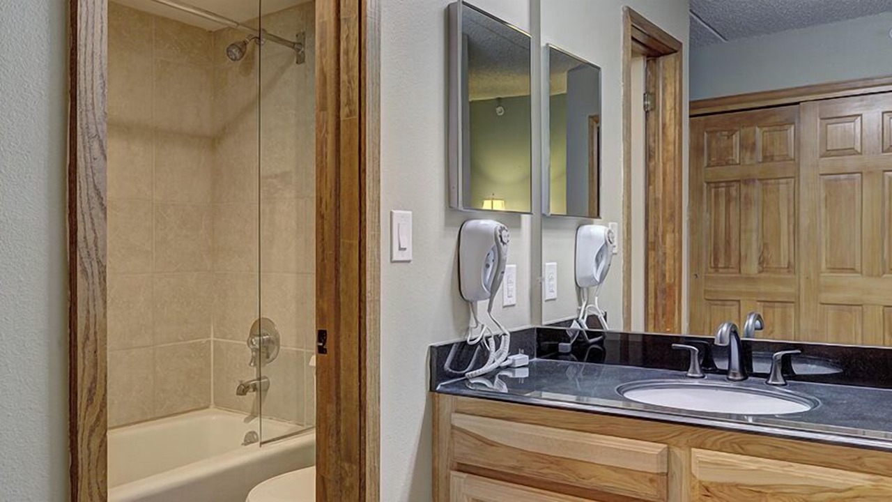 Photo of Bathroom in Copper Mountain Village