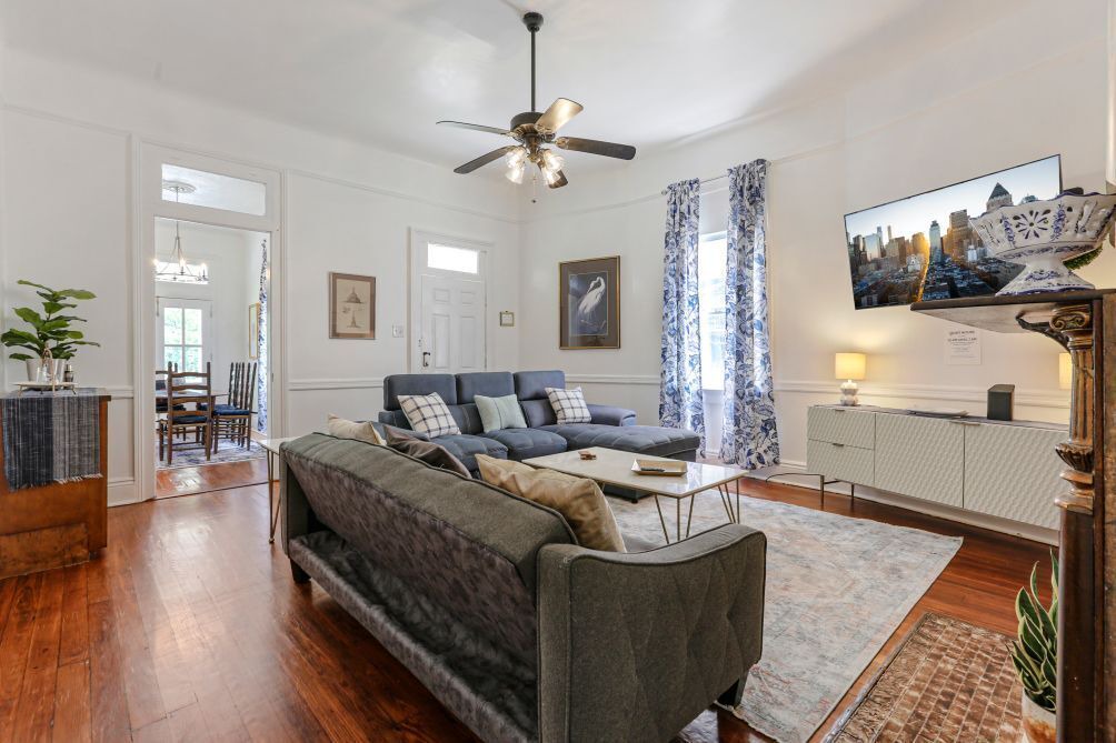 Photo of Livingroom in Freret