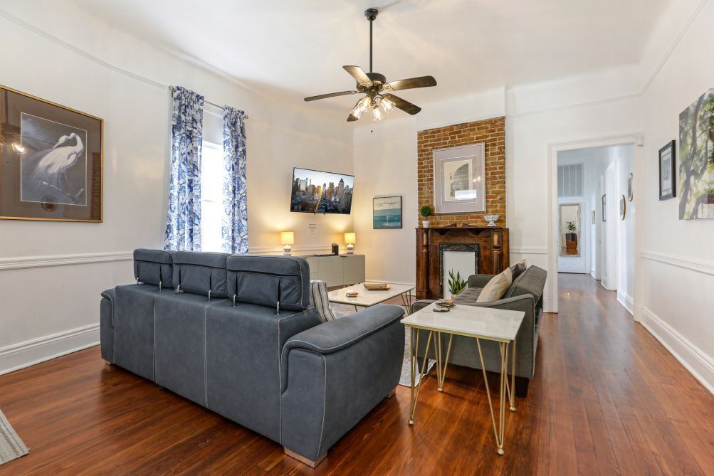 Photo of Livingroom in Freret