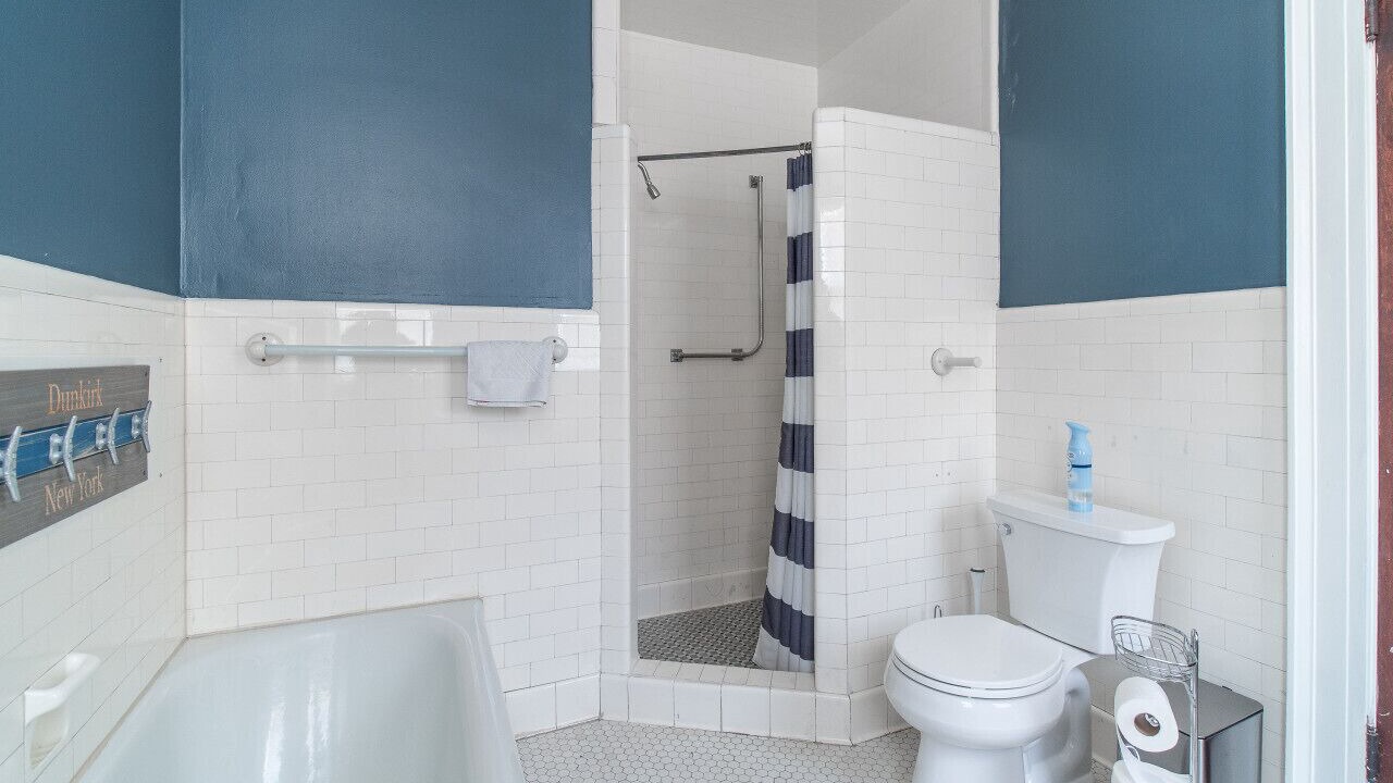 Photo of Bathroom in Dunkirk