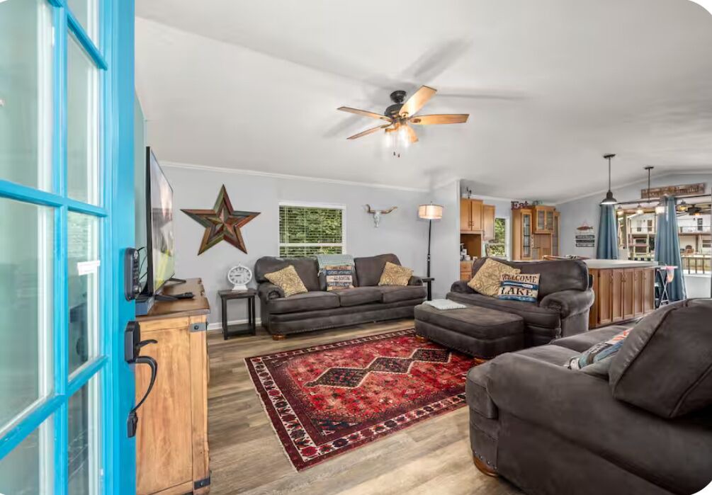 Photo of Livingroom in Pointblank