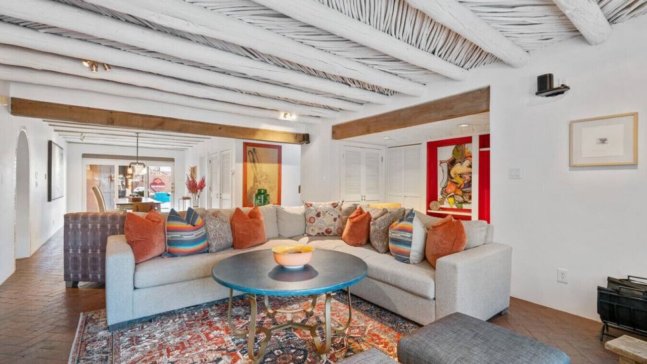 Photo of Livingroom in Historic Eastside