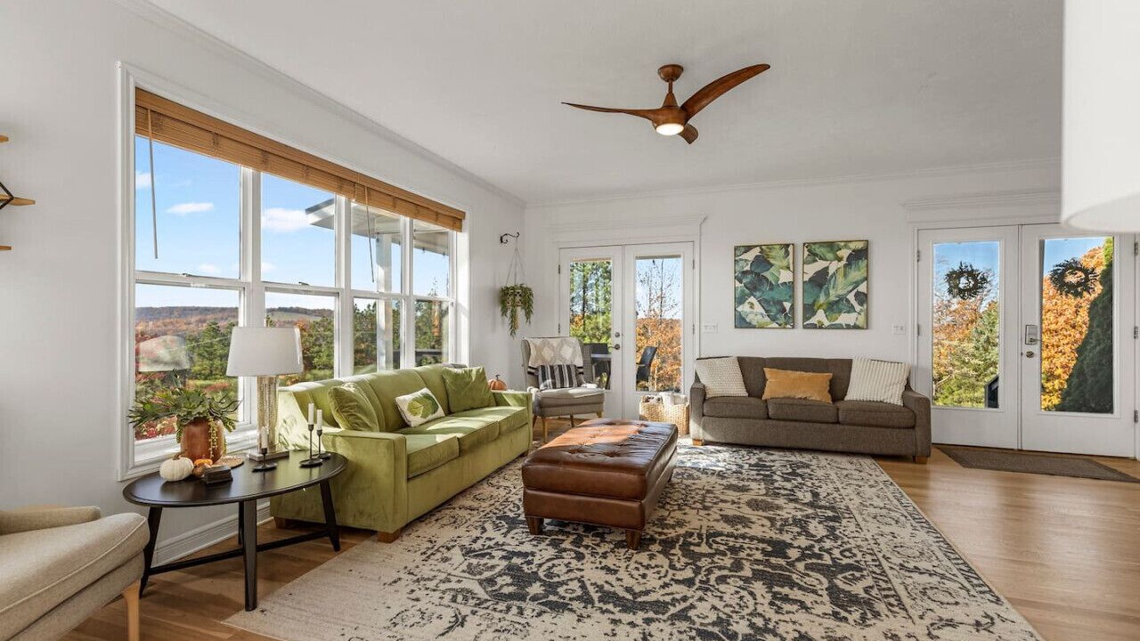 Photo of Livingroom in Jasper