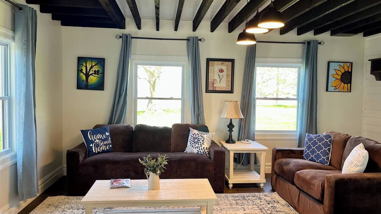 Photo of Livingroom in Goshen