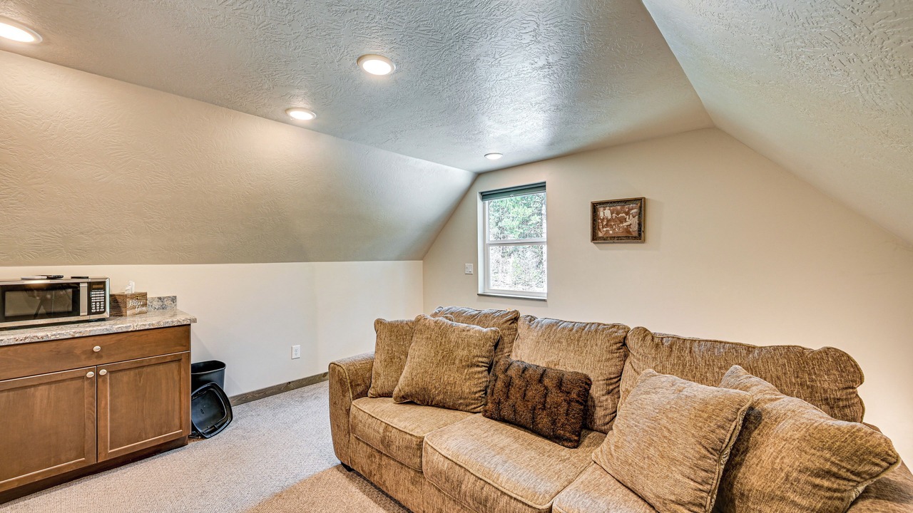 Photo of Livingroom in Darby