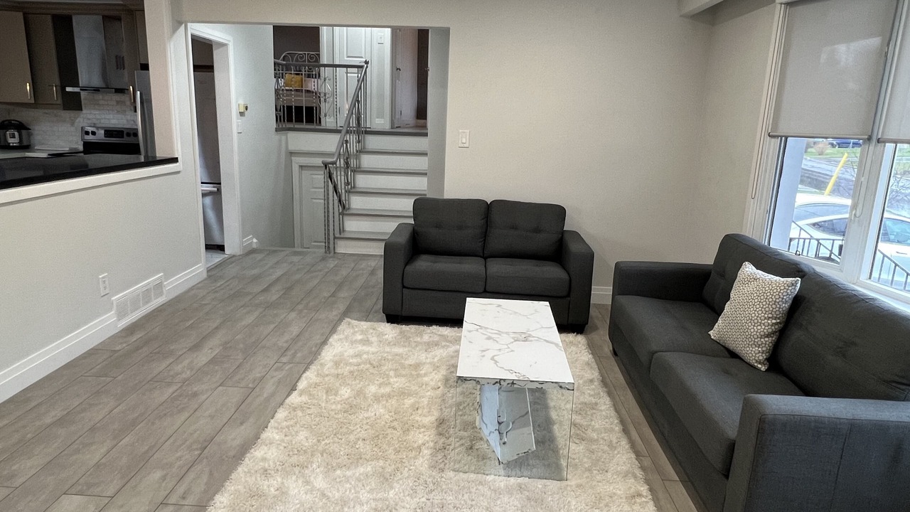 Photo of Livingroom in Newtonbrook