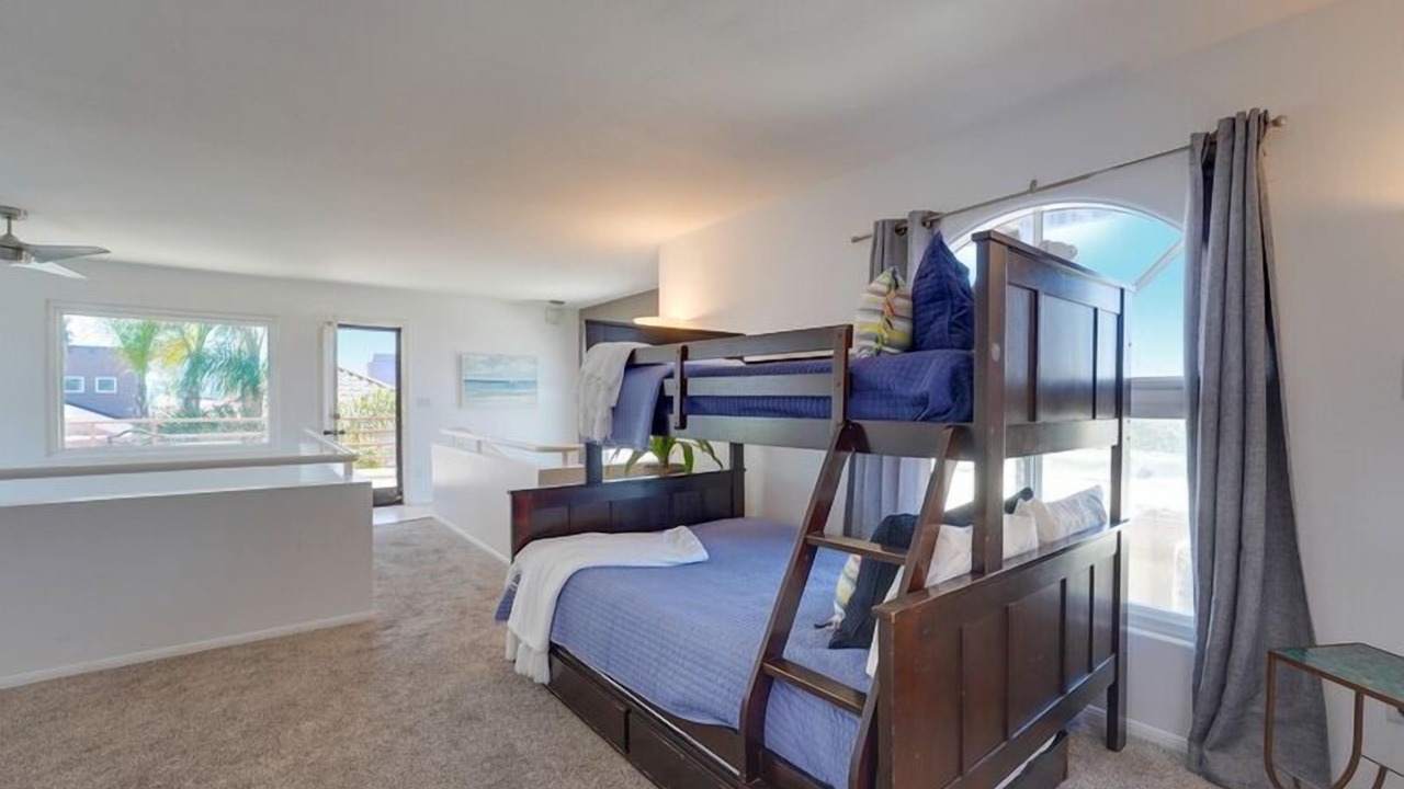 Photo of Bedroom in South Mission Beach